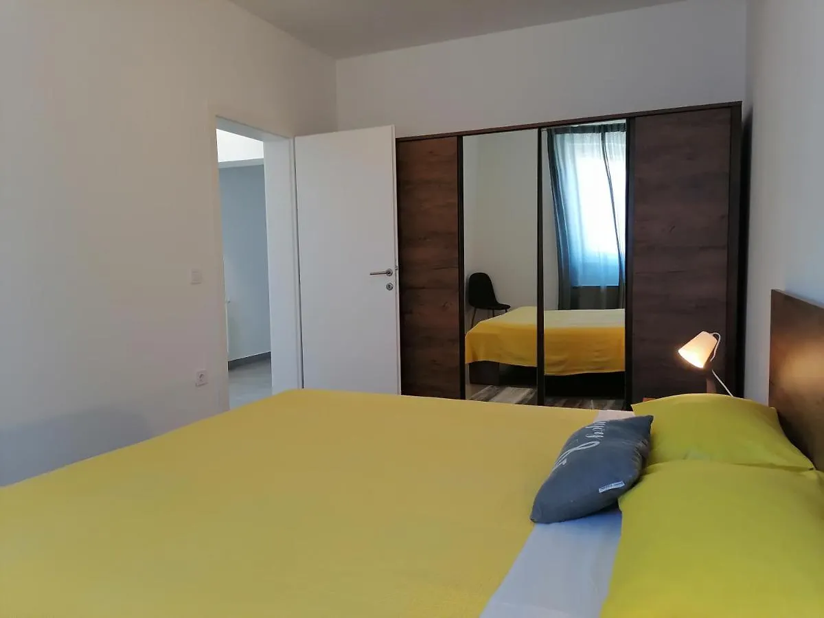 Holiday Apartment Dunja Pula