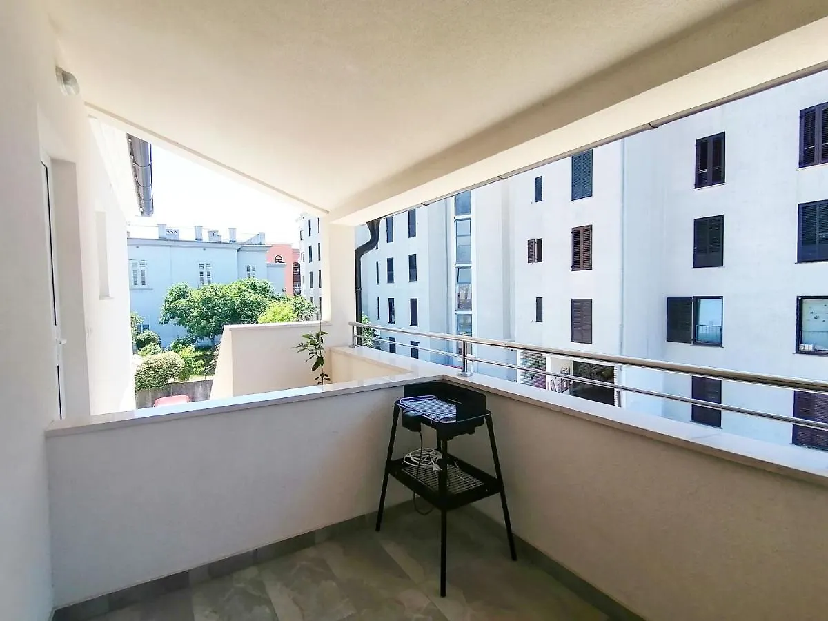 Holiday Apartment Dunja Pula