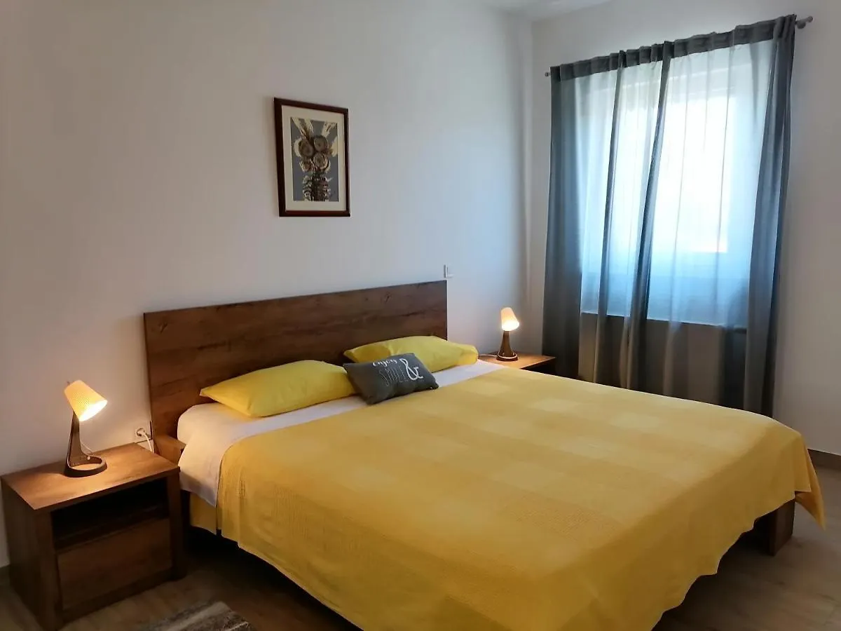 Holiday Apartment Dunja Pula