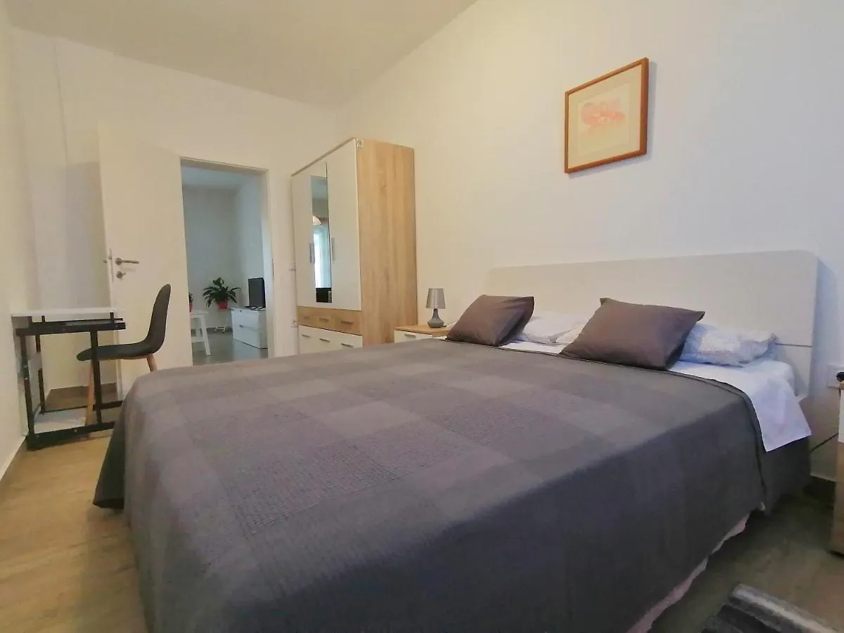Holiday Apartment Dunja Pula