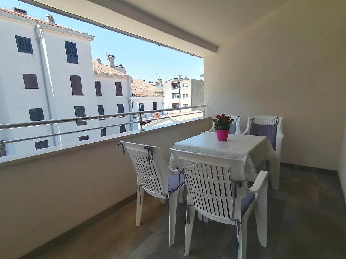 Holiday Apartment Dunja Pula